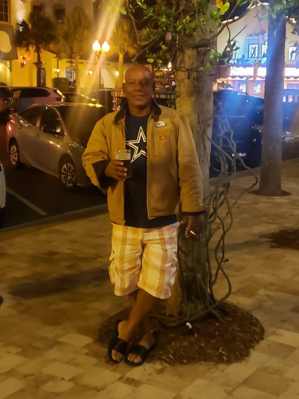 Los Lagos Restaurant & Lounge, Corp | restaurant | 1932 W 60th St, Hialeah, FL 33012, USA | 7865347205 OR +1 786-534-7205