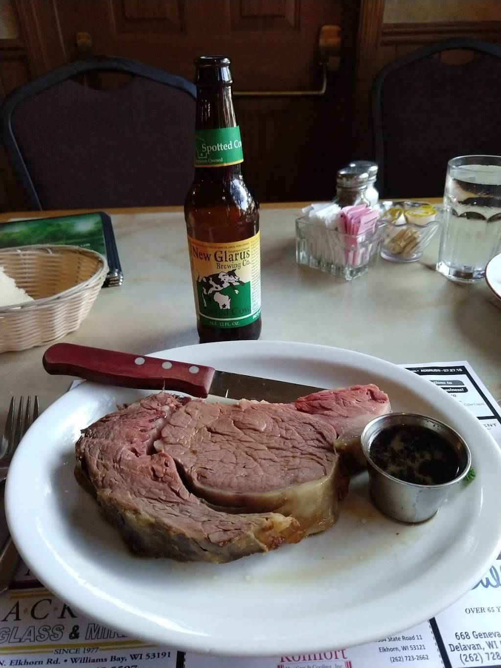 Village Supper Club | restaurant | 1725 S Shore Dr, Delavan, WI 53115, USA | 2627286360 OR +1 262-728-6360