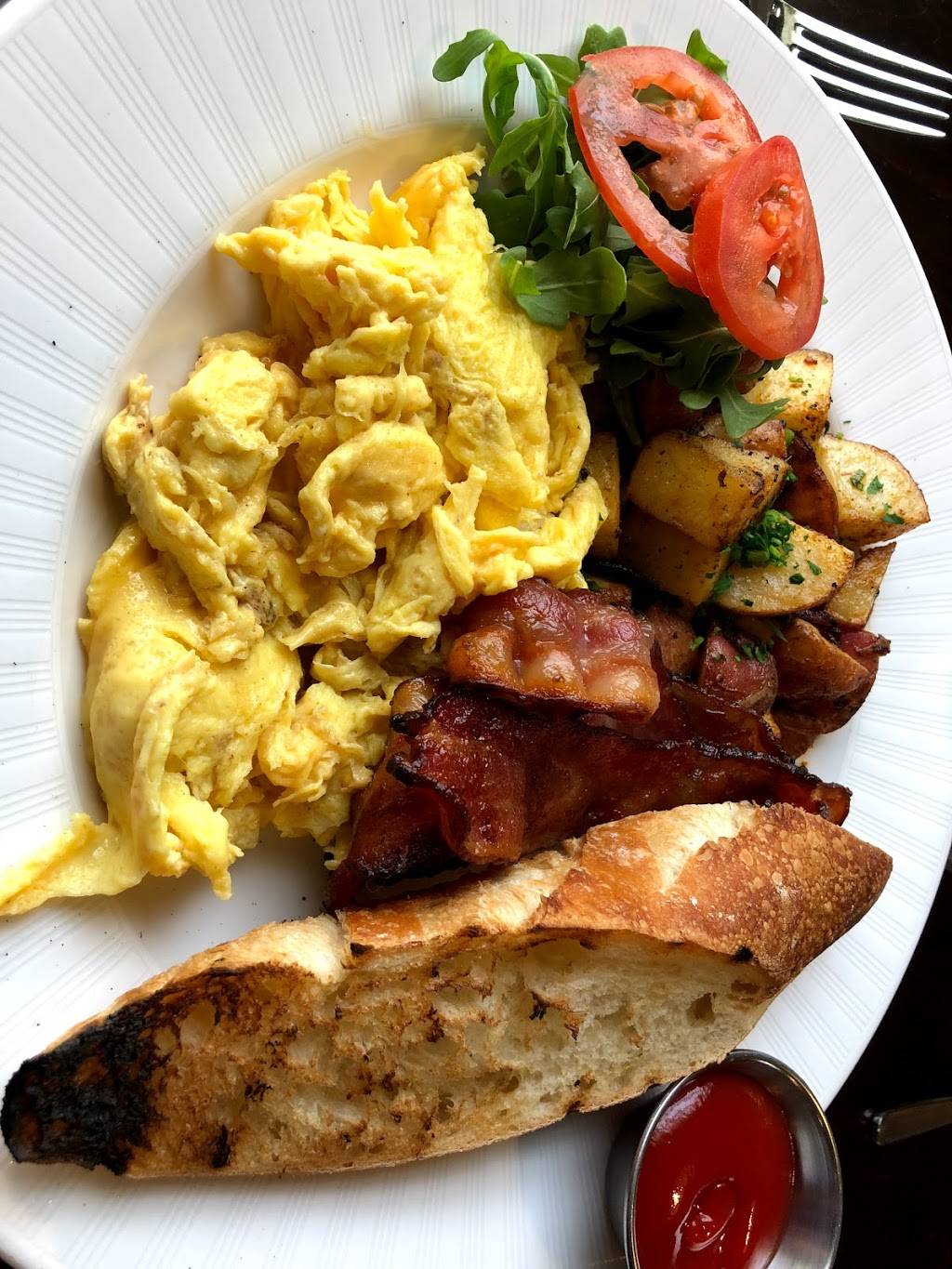 The Dish & Dram | restaurant | 10301 Kensington Pkwy, Kensington, MD 20895, USA | 3019624046 OR +1 301-962-4046