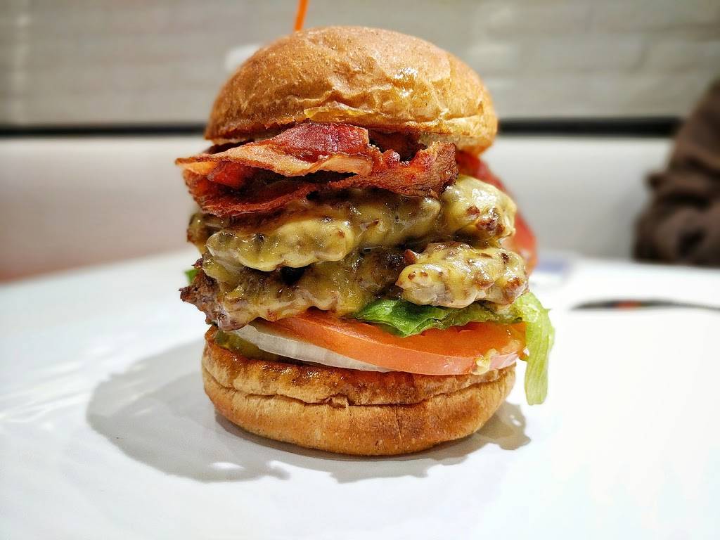 Burger Lounge | restaurant | 4550 Van Nuys Blvd E, Sherman Oaks, CA 91403, USA | 8189057319 OR +1 818-905-7319