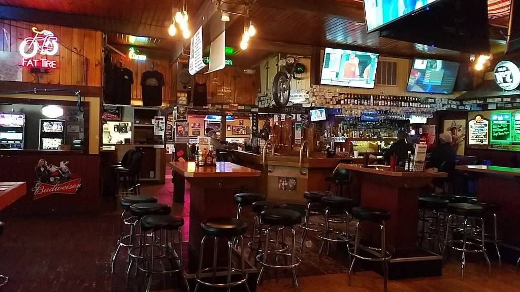 Whiskeys Roadhouse | restaurant | 3207 N Main St, Rockford, IL 61103, USA | 8158778007 OR +1 815-877-8007