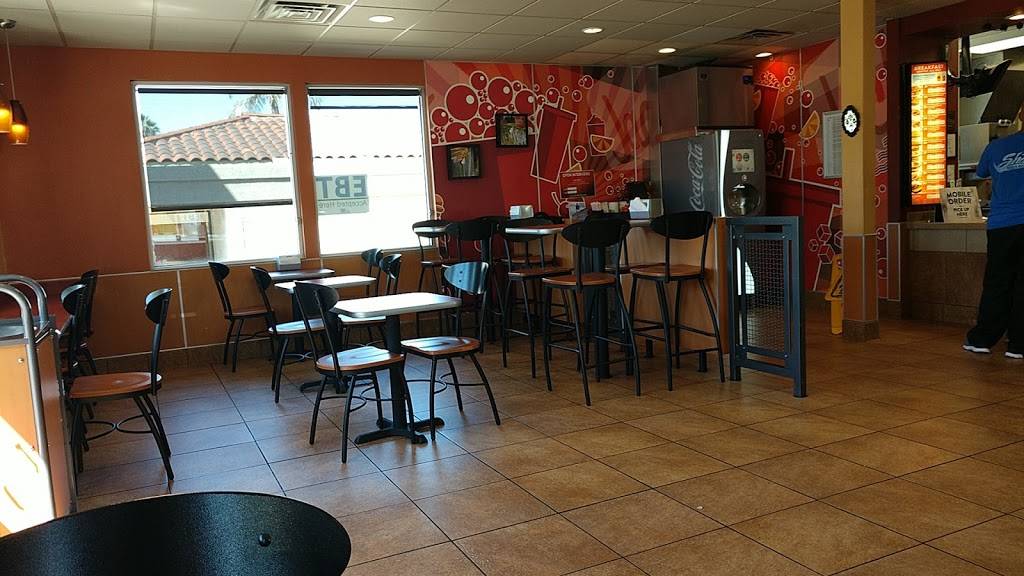 Jack in the Box | restaurant | 5141 Jackson Dr, La Mesa, CA 91941, USA | 6196973233 OR +1 619-697-3233