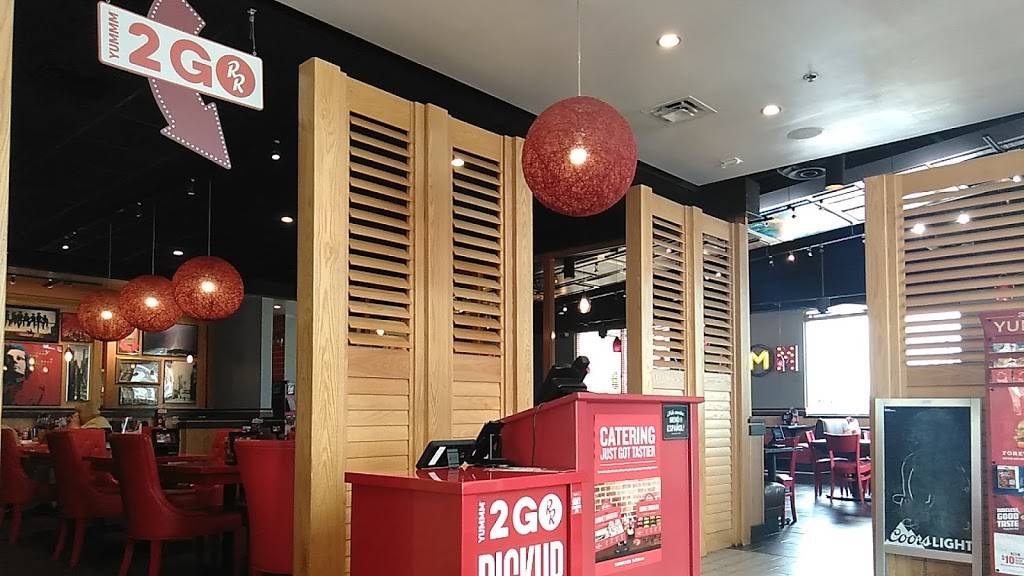 Red Robin Gourmet Burgers and Brews | restaurant | 2500 S Harlem Ave, North Riverside, IL 60546, USA | 7083297198 OR +1 708-329-7198