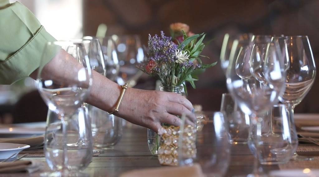 Ellie’s Tap and Vine | restaurant | 3640 Sagunto St, Santa Ynez, CA 93460, USA | 9163903595 OR +1 916-390-3595