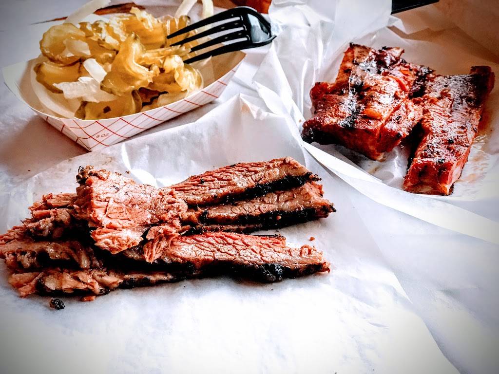 Rudys "Country Store" and Bar-B-Q | restaurant | 2400 N Interstate Hwy 35, Round Rock, TX 78681, USA | 5122442936 OR +1 512-244-2936