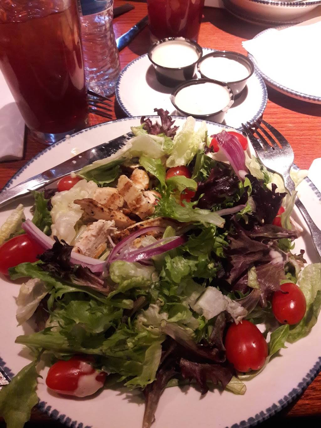 Red Lobster | restaurant | 1 Baltimore Pike, Springfield, PA 19064, USA | 6105440315 OR +1 610-544-0315