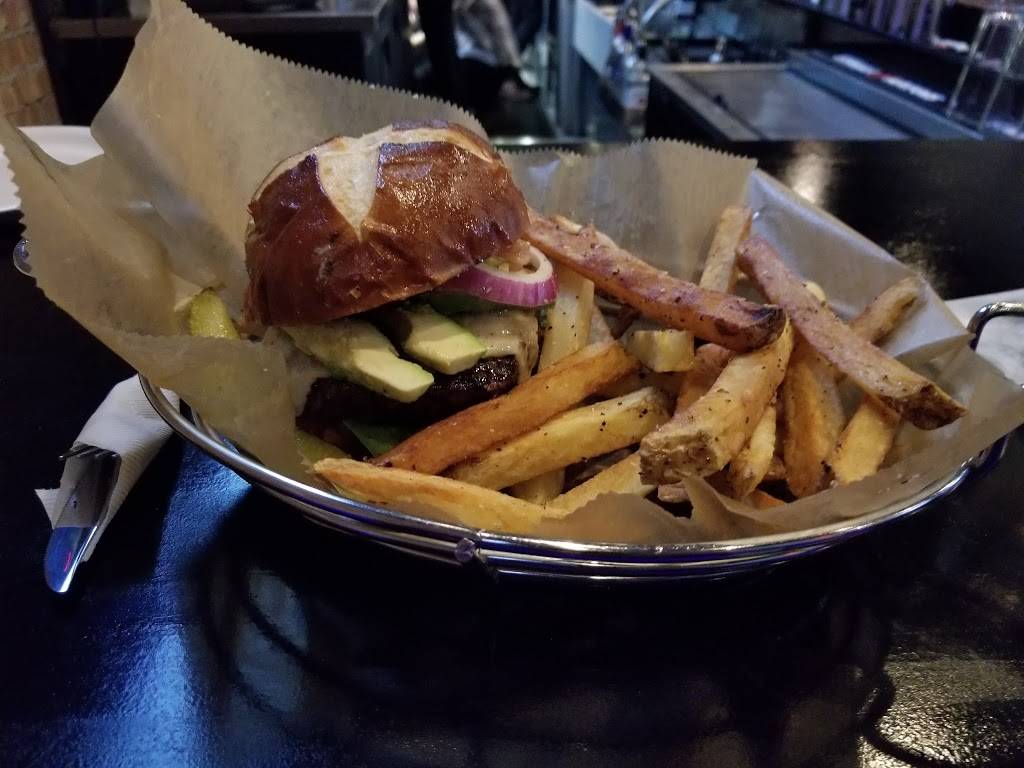 Johnnys Blitz | restaurant | 20 N Cass Ave, Westmont, IL 60559, USA | 6305419015 OR +1 630-541-9015