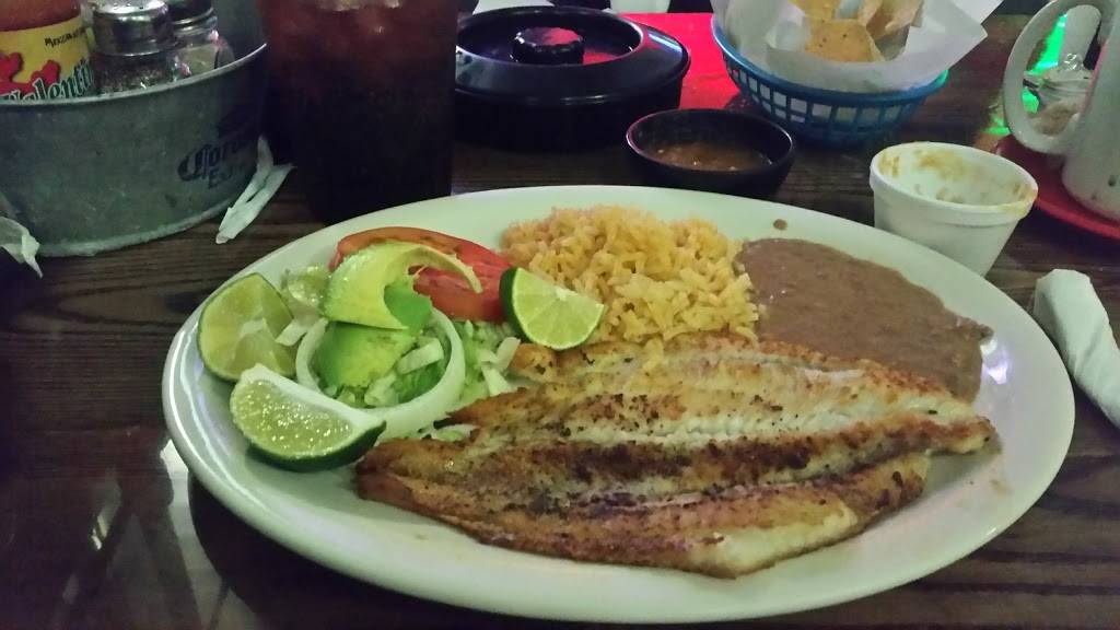 La Playita | restaurant | 3025 Cleburne Rd, Fort Worth, TX 76110, USA | 8172070880 OR +1 817-207-0880