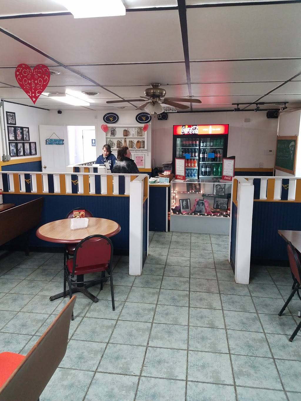 Marinas Pizza | restaurant | 229 W Main St, Wardensville, WV 26851, USA | 3048743600 OR +1 304-874-3600