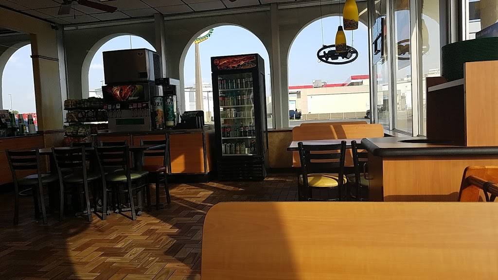 Subway Restaurants | restaurant | 5586 North Frwy, Store # 28, Northtown Plaza, Houston, TX 77076, USA | 7136915533 OR +1 713-691-5533