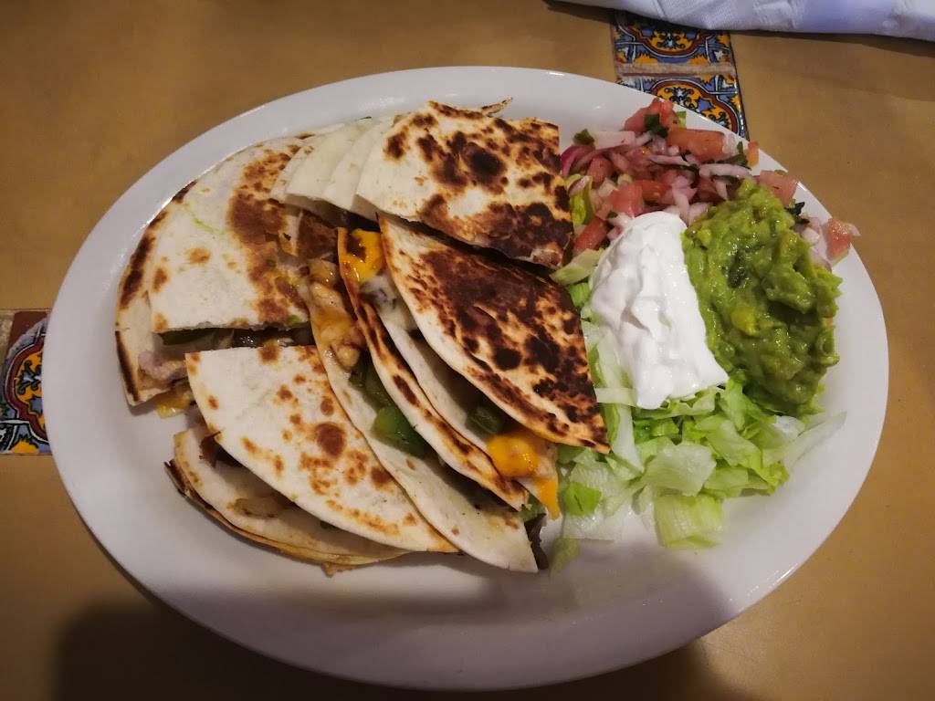 Mi Pueblito Restaurant | restaurant | 333 Border St, Boston, MA 02128, USA | 6175693787 OR +1 617-569-3787