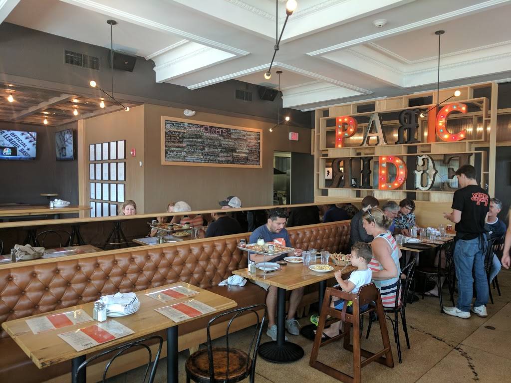 Holts | restaurant | 43 S Prospect Ave, Park Ridge, IL 60068, USA | 8477204484 OR +1 847-720-4484