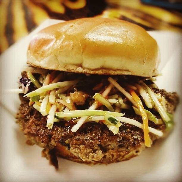 Right-A-Way Burger Joint | restaurant | 1333 N Santa Fe Ave suite 118, Edmond, OK 73003, USA | 4053591020 OR +1 405-359-1020