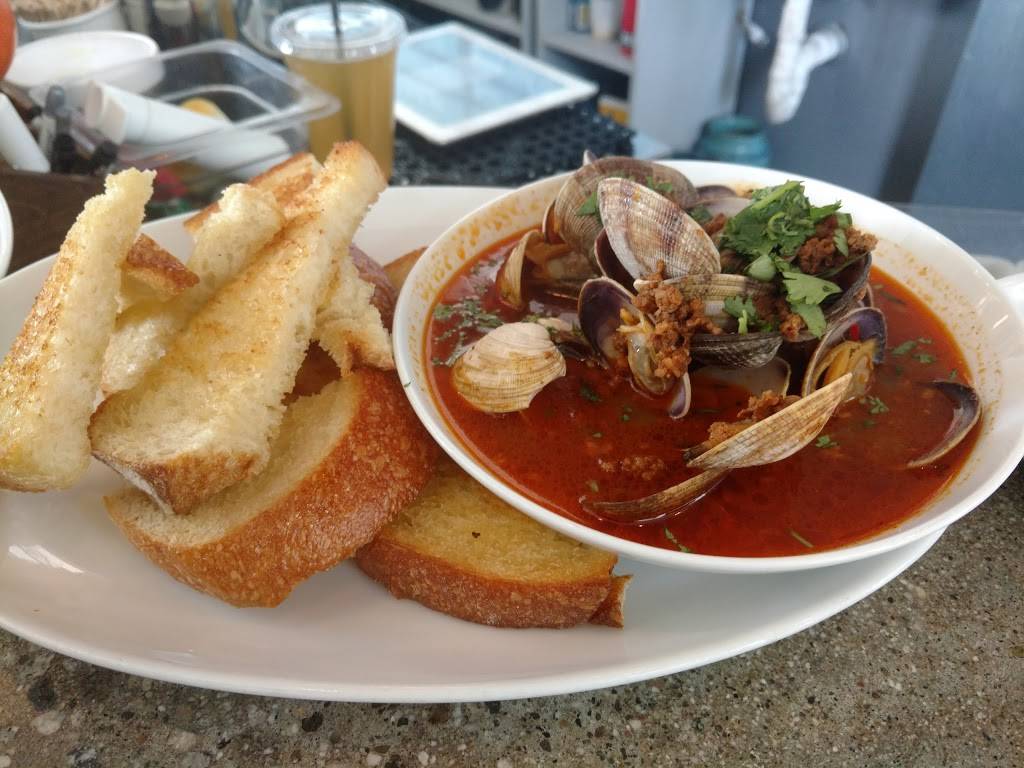 Shuck Oyster Bar | restaurant | 3313 Hyland Ave, Costa Mesa, CA 92626, USA | 9494200478 OR +1 949-420-0478