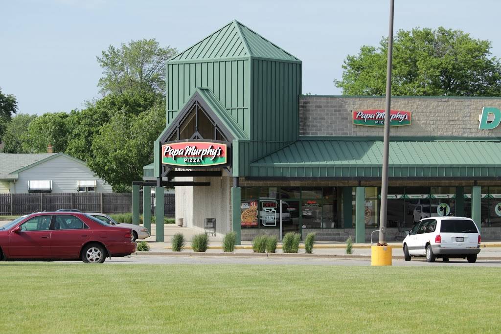 Papa Murphys Take N Bake Pizza | meal takeaway | 4698 S Whitnall Ave, St Francis, WI 53235, USA | 4144817272 OR +1 414-481-7272