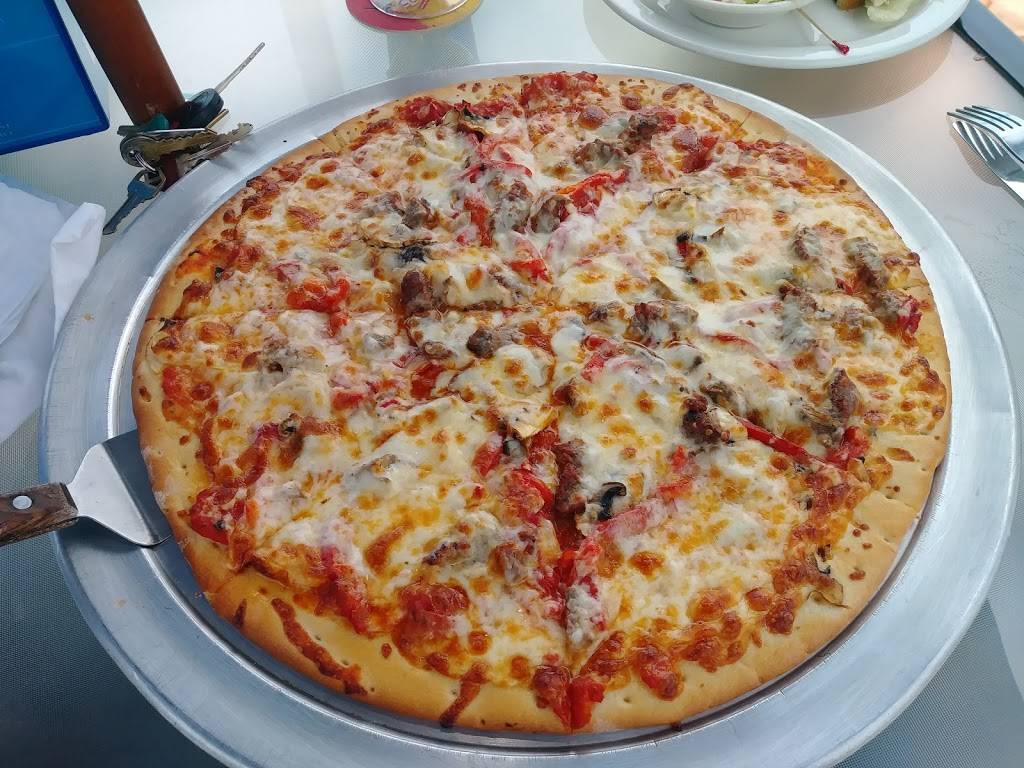 The Dockside Restsurant | restaurant | 110 School St, Hyannis, MA 02601, USA | 5088274355 OR +1 508-827-4355