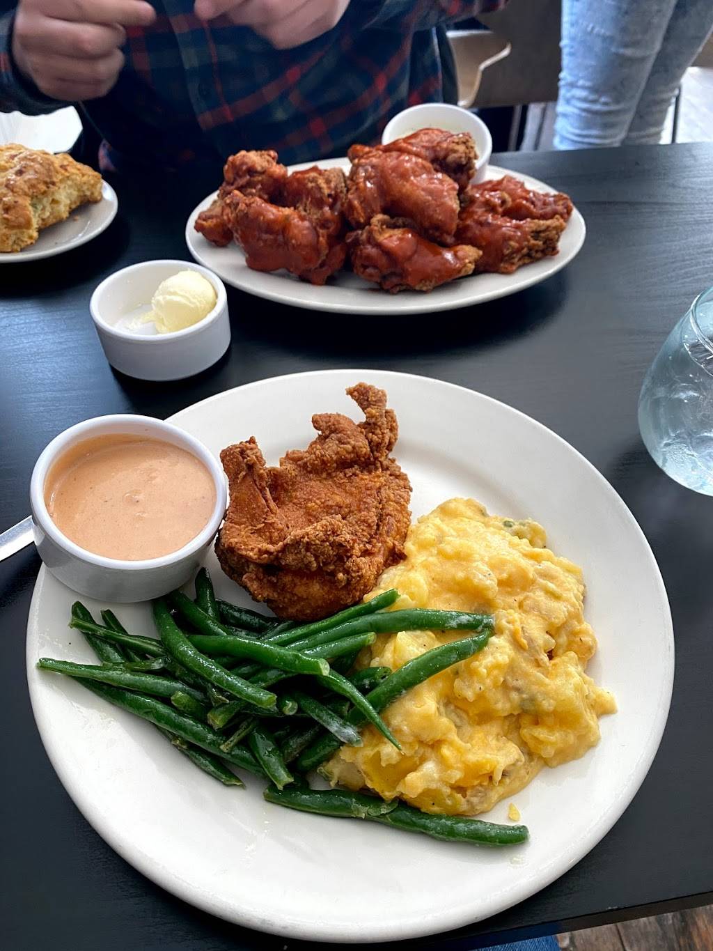 Brookside Poultry Company | restaurant | 408 E 63rd St, Kansas City, MO 64110, USA | 8165992285 OR +1 816-599-2285
