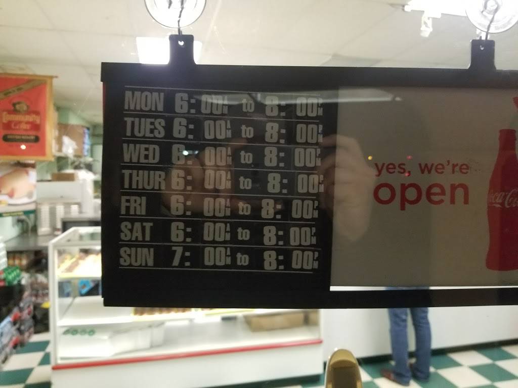 Southern Maid Donuts | bakery | 3161 N Market St, Shreveport, LA 71107, USA | 3184257011 OR +1 318-425-7011