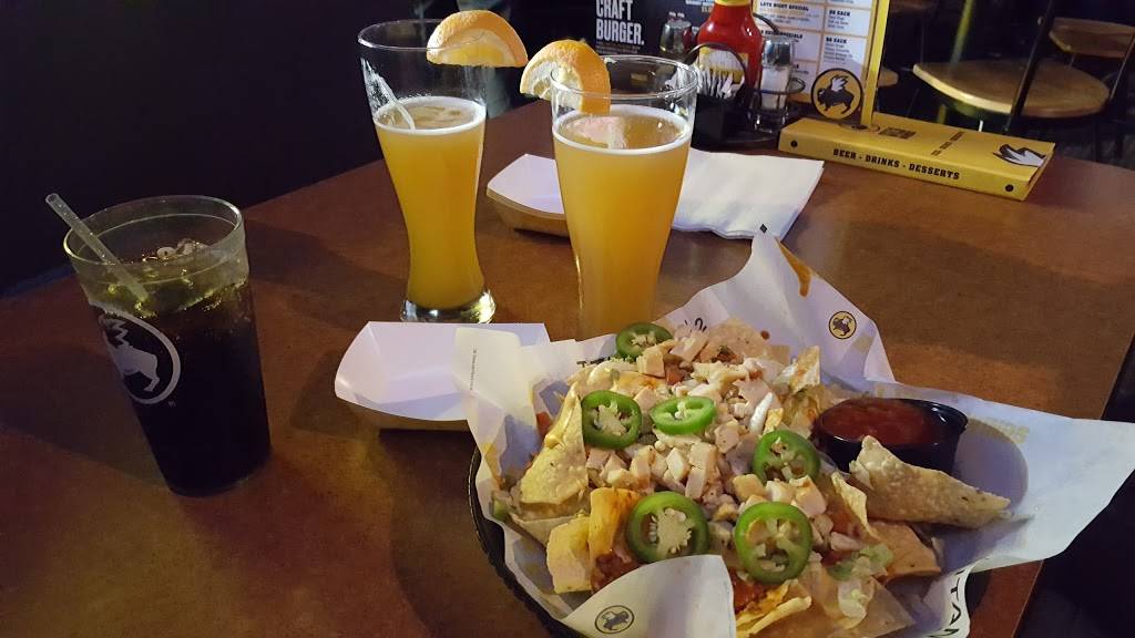 Buffalo Wild Wings | meal takeaway | 3525 W Carson St #163, Torrance, CA 90503, USA | 3105423400 OR +1 310-542-3400