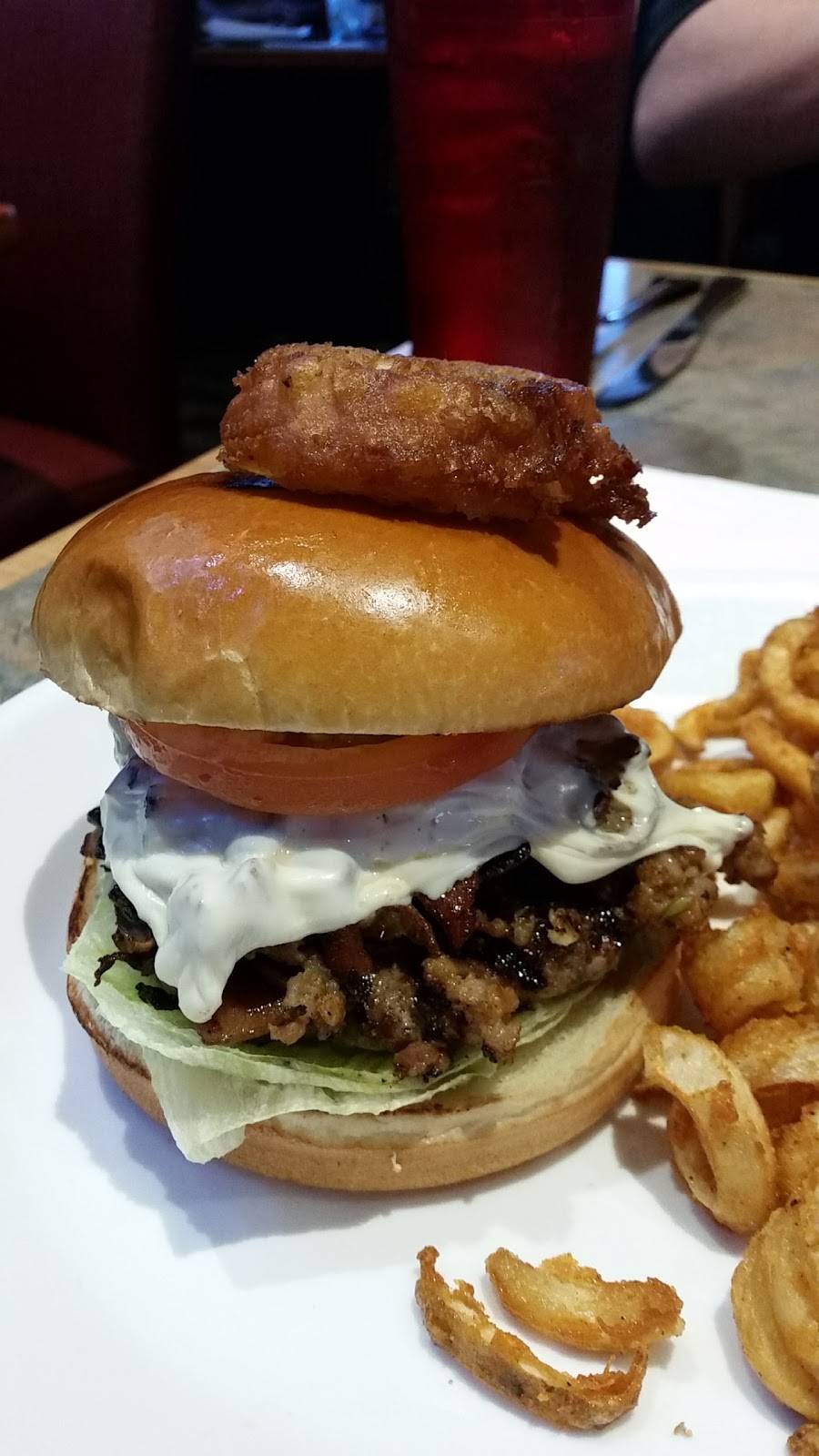 Boney Mountain Tavern | restaurant | 722 Wendy Dr, Newbury Park, CA 91320, USA | 8054986511 OR +1 805-498-6511