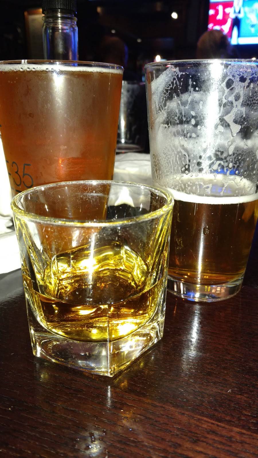 Rí Rá Irish Pub | restaurant | 208 N Tryon St, Charlotte, NC 28202, USA | 7043335554 OR +1 704-333-5554