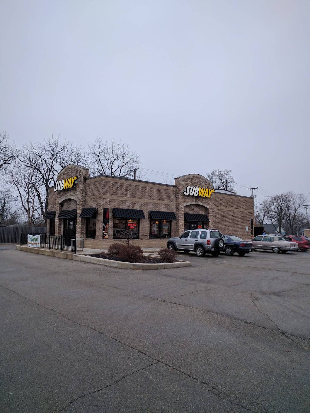 Subway | restaurant | 2715 S Madison St, Muncie, IN 47302, USA | 7652820444 OR +1 765-282-0444
