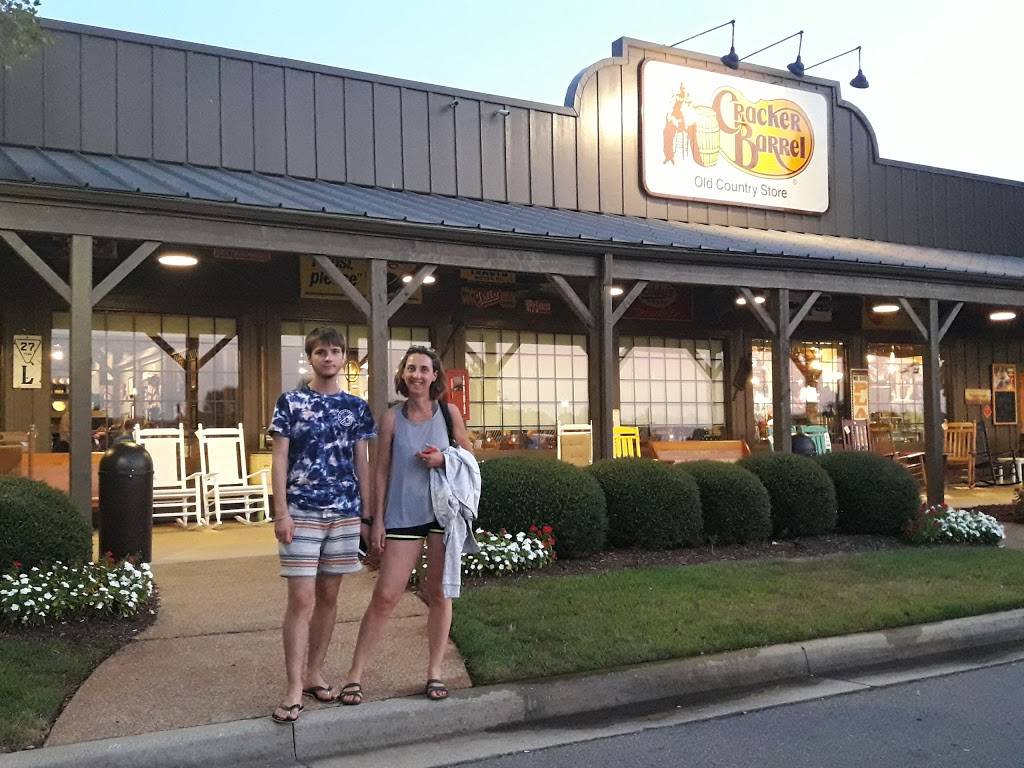 Cracker Barrel Old Country Store | restaurant | 120 Cleghorn Blvd, Madison, AL 35758, USA | 2564617670 OR +1 256-461-7670