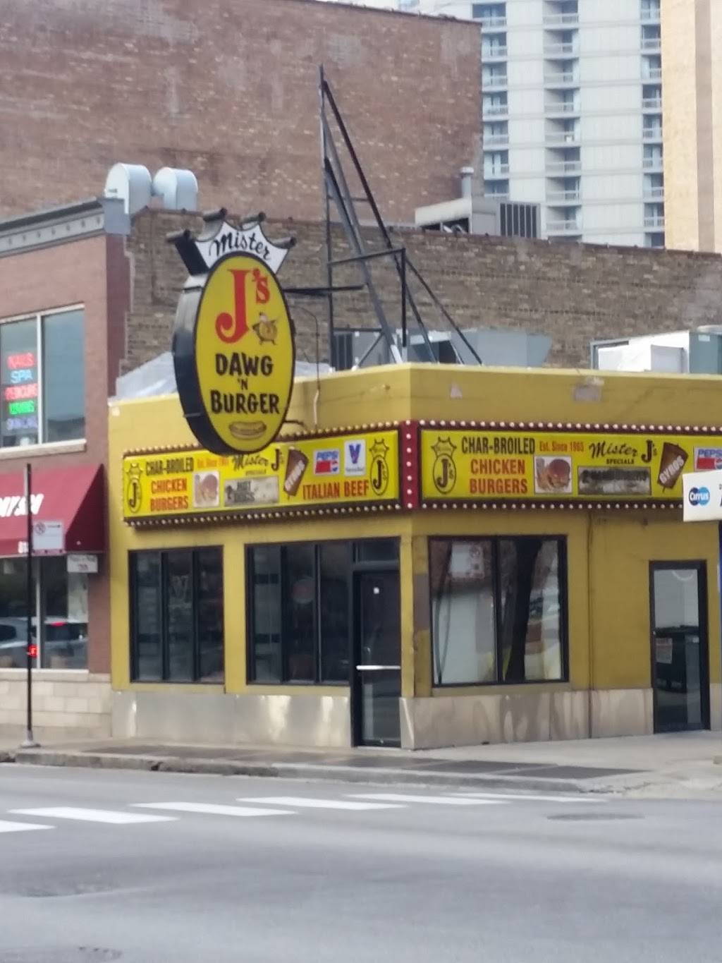 Mr. Js Dawg N Burger | restaurant | 820 N State St, Chicago, IL 60610, USA | 3129434679 OR +1 312-943-4679