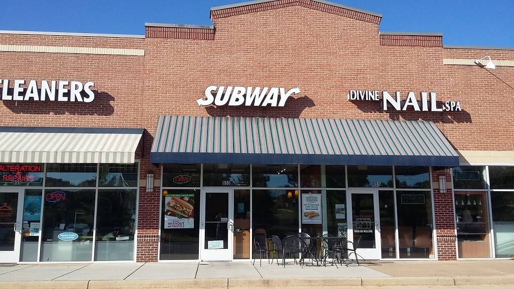 Subway | restaurant | 653 Potomac Station Dr, Leesburg, VA 20176, USA | 7037376937 OR +1 703-737-6937