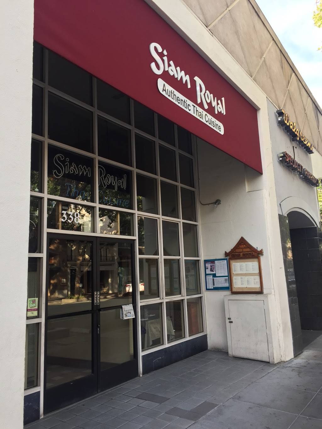 Siam Royal Authentic Thai | restaurant | 338 University Ave, Palo Alto, CA 94301, USA | 6503298129 OR +1 650-329-8129