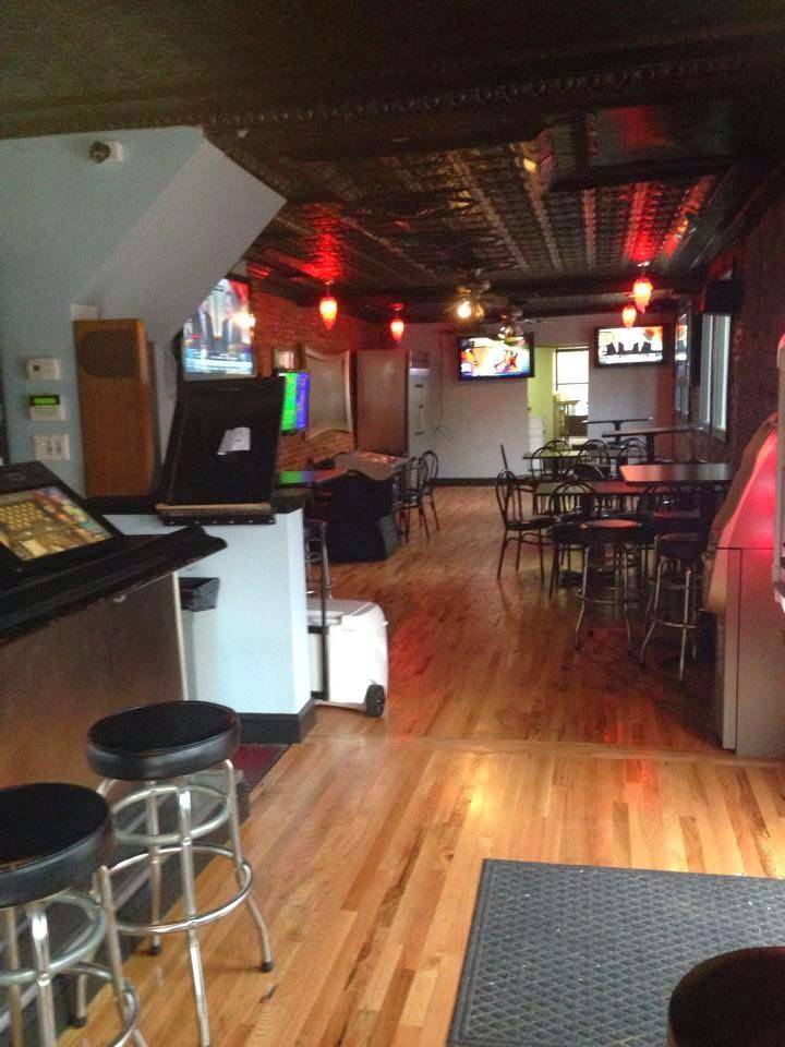 The Pig & Rooster Smokehouse | restaurant | 3242 Foster Ave, Baltimore, MD 21224, USA | 4105221696 OR +1 410-522-1696