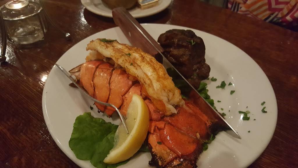 Johnnys Chophouse | restaurant | 1500 Main St, Antioch, IL 60002, USA | 8478382015 OR +1 847-838-2015