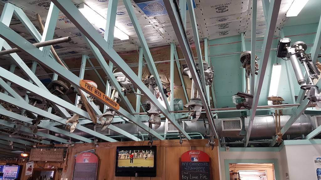 Smokin Ice House | restaurant | 5890 US-1, Grant, FL 32949, USA | 3219143988 OR +1 321-914-3988