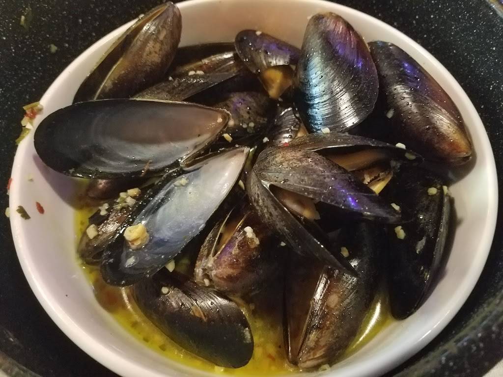 Joes Crab Shack | restaurant | 2730 Gulf to Bay Blvd, Clearwater, FL 33759, USA | 7277998530 OR +1 727-799-8530