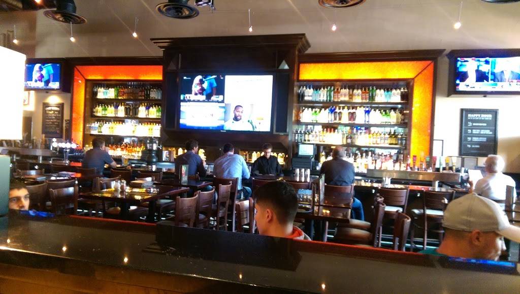 BJs Restaurant & Brewhouse | restaurant | 10690 N De Anza Blvd, Cupertino, CA 95014, USA | 4088656970 OR +1 408-865-6970