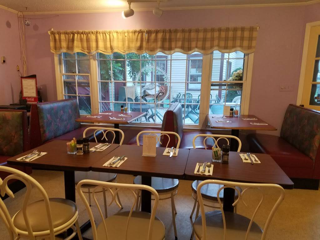 Gourmet Deli & Cafe | restaurant | 4961 Main St #2, Manchester Center, VT 05255, USA | 8023621254 OR +1 802-362-1254