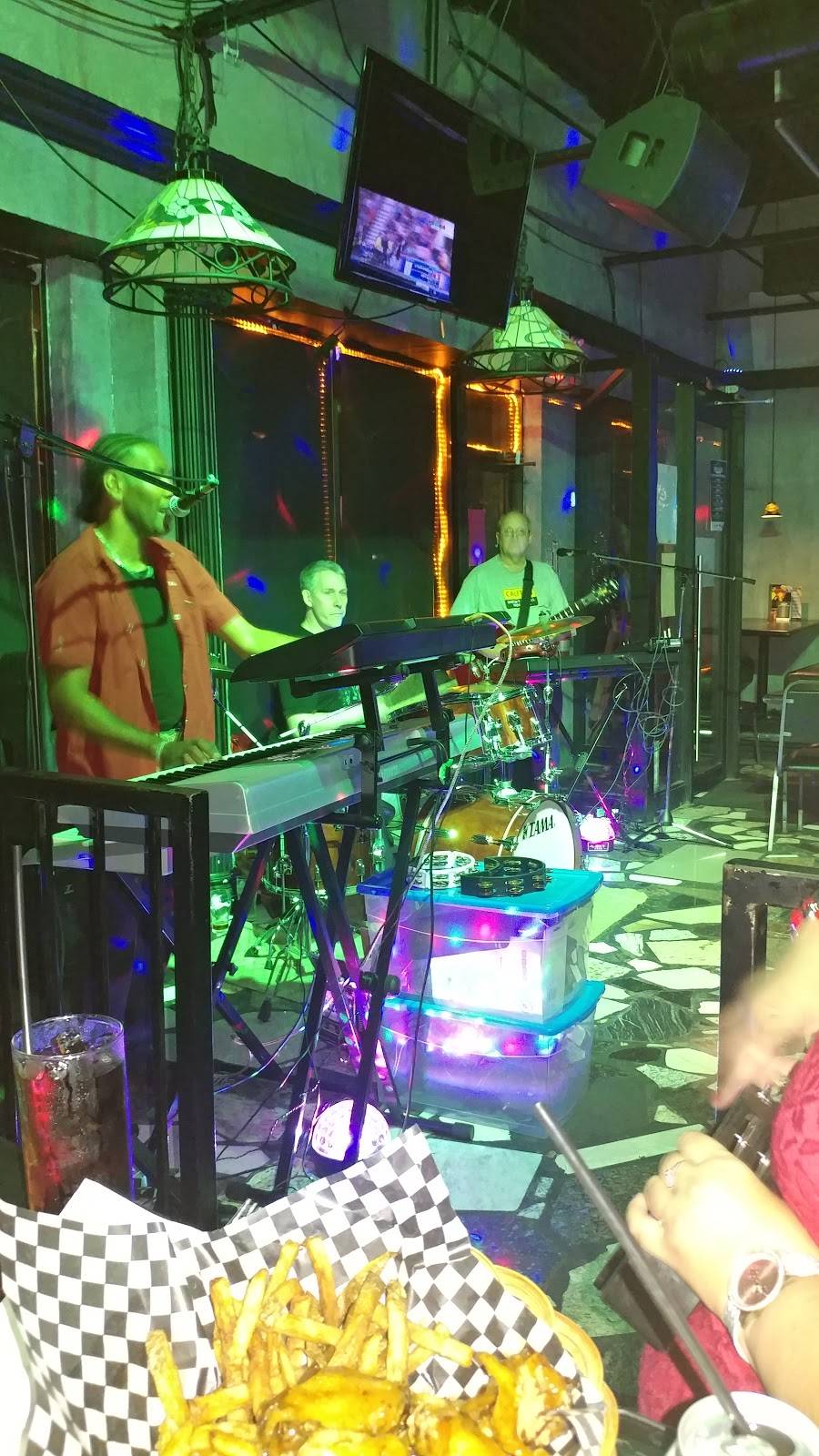 Westshore Bar And Grill | restaurant | 877 Bayly St, Pickering, ON L1W 3M3, Canada | 9054924902 OR +1 905-492-4902