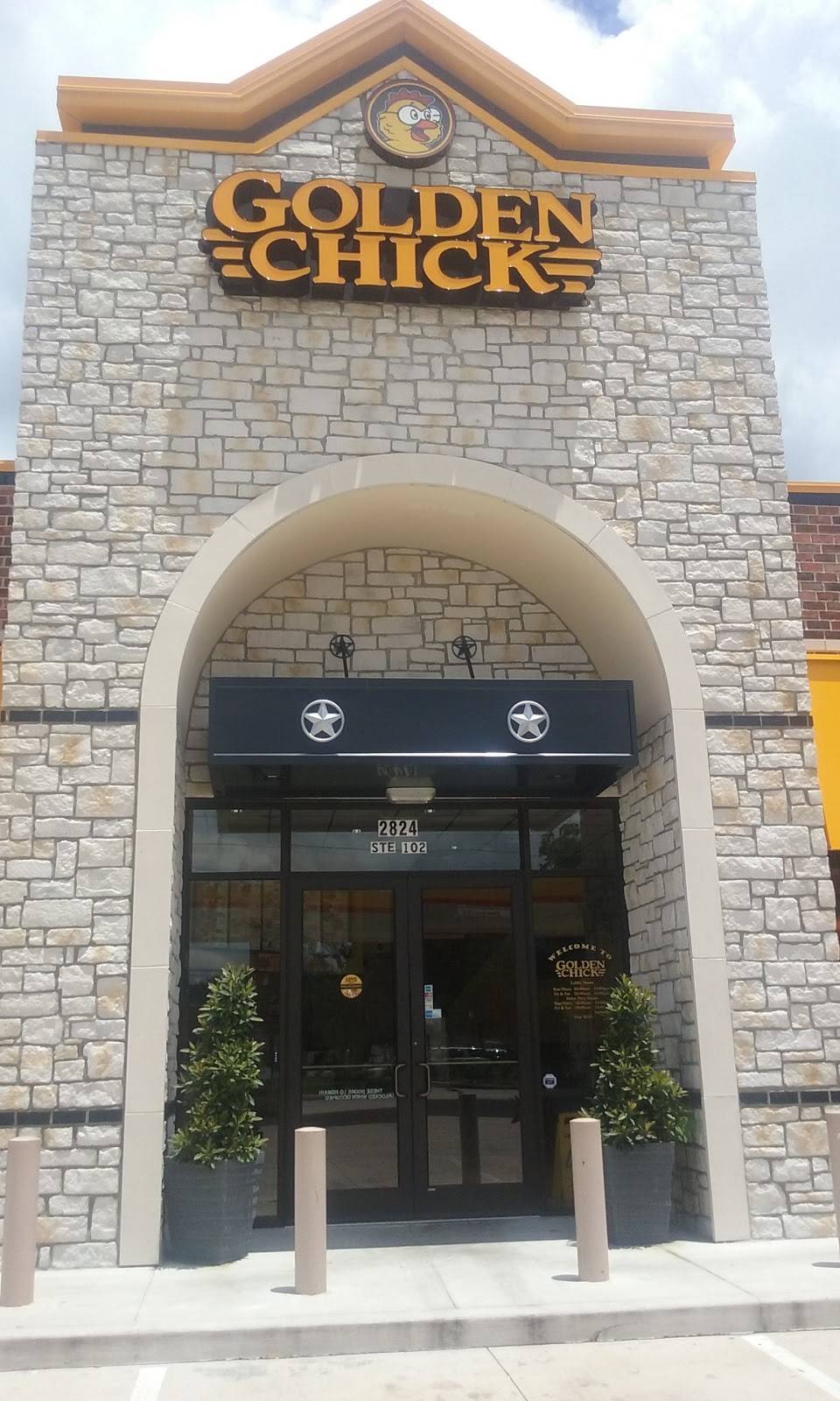 Golden Chick | meal takeaway | 2824 Spears Rd, Houston, TX 77067, USA | 8329551549 OR +1 832-955-1549