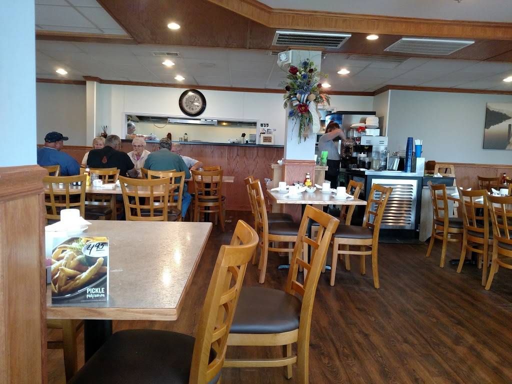 Carlock Family Restaurant | restaurant | 304 E Washington Rd, Carlock, IL 61725, USA | 3093764018 OR +1 309-376-4018