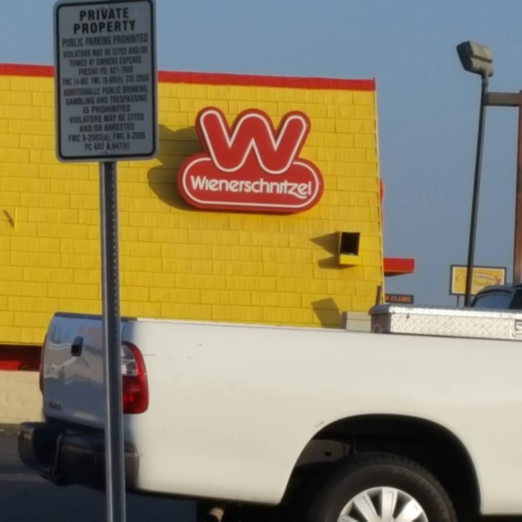 Wienerschnitzel | restaurant | 4631 N Blackstone Ave, Fresno, CA 93726, USA | 5592222727 OR +1 559-222-2727