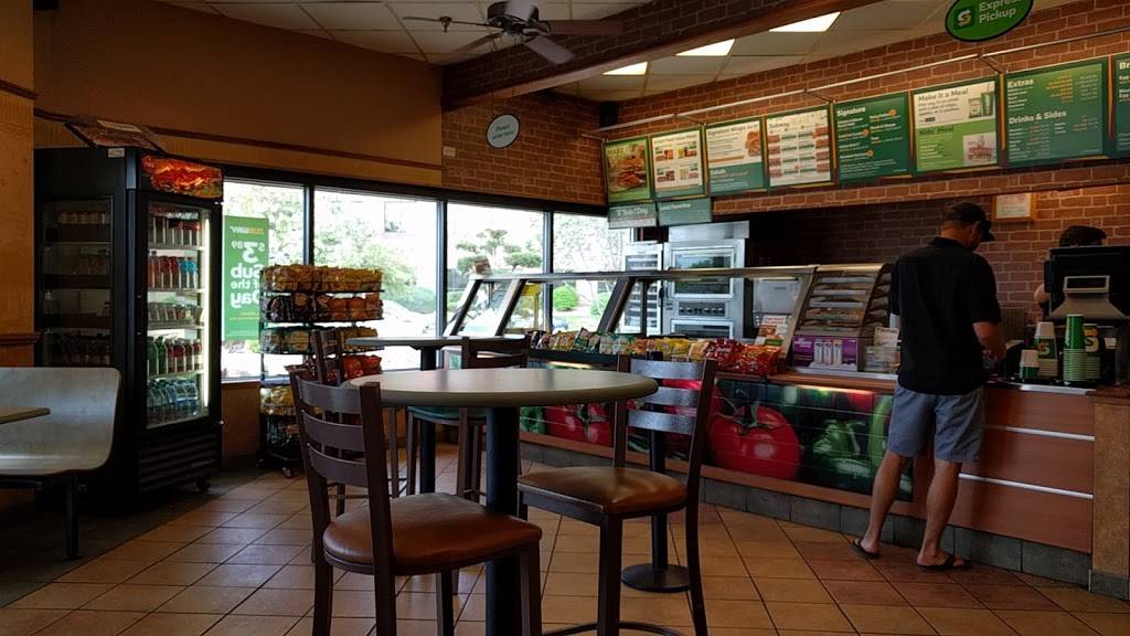 Subway | meal takeaway | 400 W South Boulder Rd, Lafayette, CO 80026, USA | 3036658860 OR +1 303-665-8860