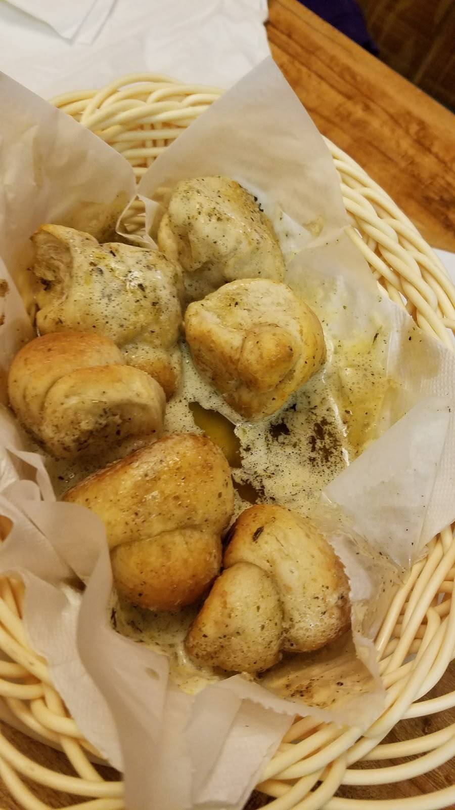 Leonardos Pizza of Millhopper | restaurant | 4131 NW 16th Blvd, Gainesville, FL 32605, USA | 3522755706 OR +1 352-275-5706