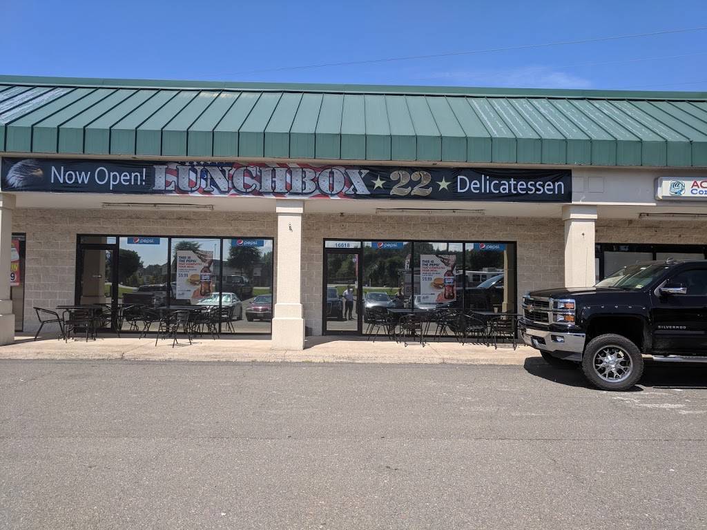Lunchbox 22 | restaurant | 16618 Mountain Rd, Montpelier, VA 23192, USA | 8048836614 OR +1 804-883-6614