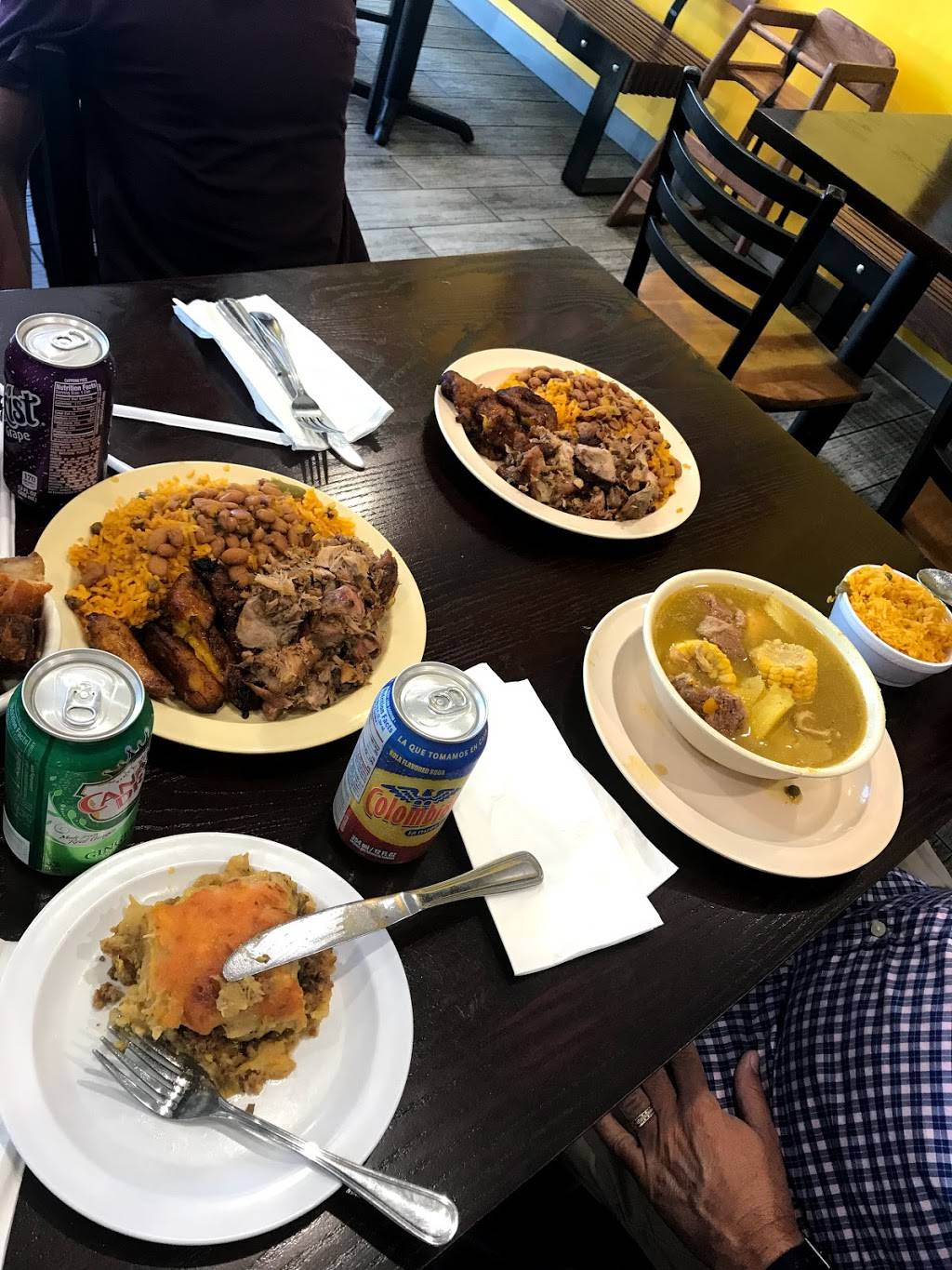 Tu Casa Restaurant | restaurant | 9251 S Orange Blossom Trail #10, Orlando, FL 32837, USA | 4078563997 OR +1 407-856-3997