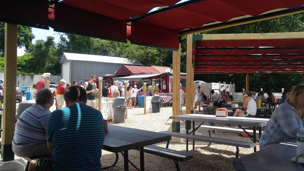 Lobster Shack | restaurant | 7 Indian Neck Ave, Branford, CT 06405, USA | 2034838414 OR +1 203-483-8414