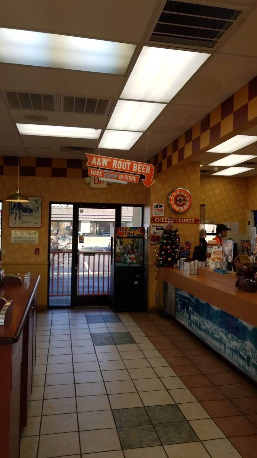 A&W Restaurant | restaurant | 929 Dolly Parton Pkwy, Sevierville, TN 37862, USA | 8654538627 OR +1 865-453-8627