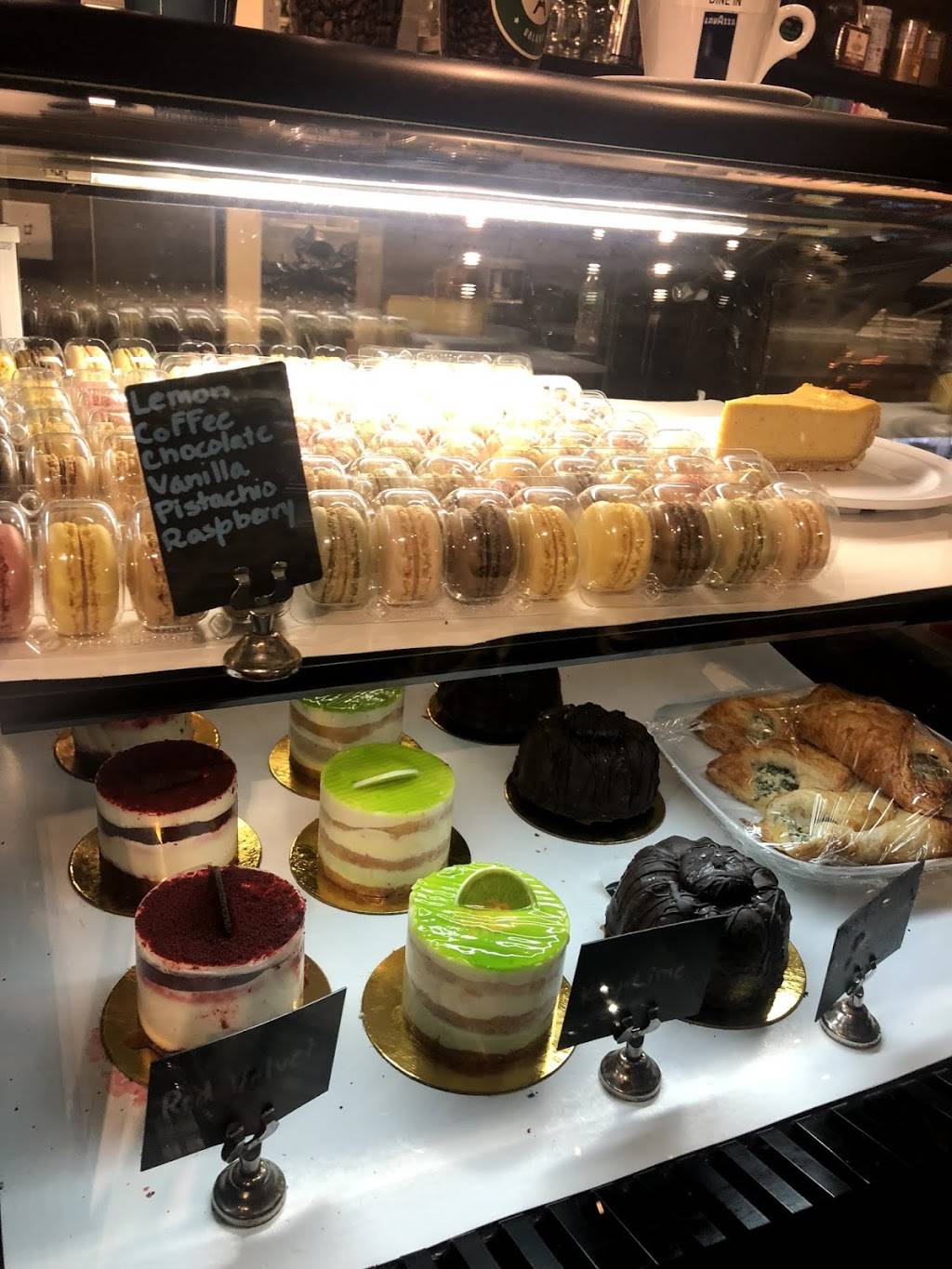 iCafe Dé Paris | bakery | 8465 International Dr, Orlando, FL 32819, USA | 4072033000 OR +1 407-203-3000