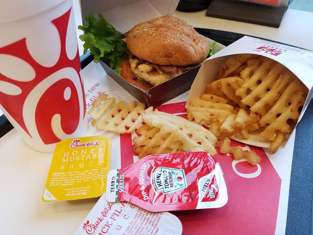 Chick-fil-A | restaurant | 2013 Lynnhaven Pkwy, Virginia Beach, VA 23456, USA | 7574714495 OR +1 757-471-4495