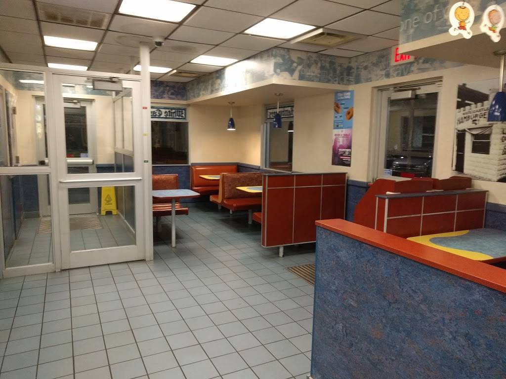White Castle | restaurant | 6364 Woodward Ave, Detroit, MI 48202, USA | 3139725556 OR +1 313-972-5556