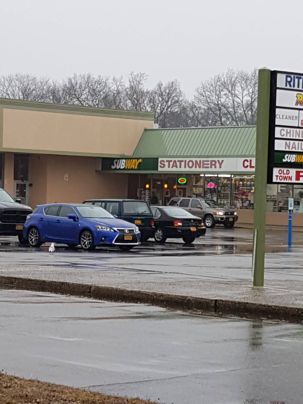 Subway Restaurants | restaurant | 681 Old Town Rd, Port Jefferson Station, NY 11776, USA | 6317439074 OR +1 631-743-9074